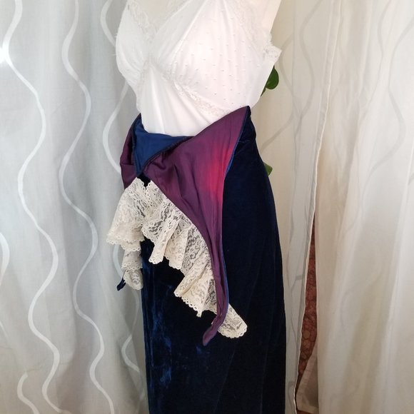 Vintage 1970s velvet dress w lace halter, Vampy backless long retro vntg maxi - Picture 14 of 15